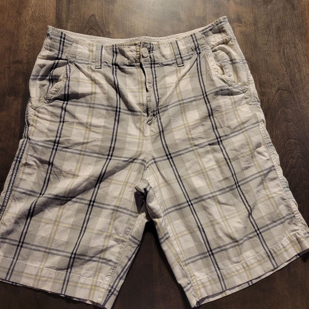 Urban Pipeline Beige and Black Plaid Shorts